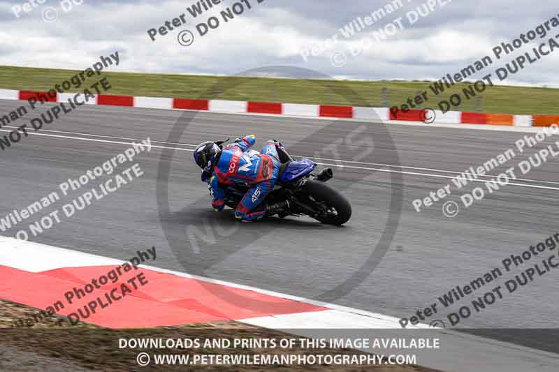 cadwell no limits trackday;cadwell park;cadwell park photographs;cadwell trackday photographs;enduro digital images;event digital images;eventdigitalimages;navarra;no limits trackdays;peter wileman photography;racing digital images;trackday digital images;trackday photos